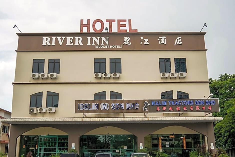 OYO 301 River Inn Hotel