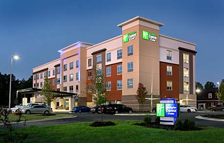 Holiday Inn Express And Suites Fayetteville South By IHG