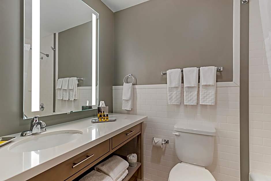 Best Western Plus Executive Residency Waterloo & Cedar Falls