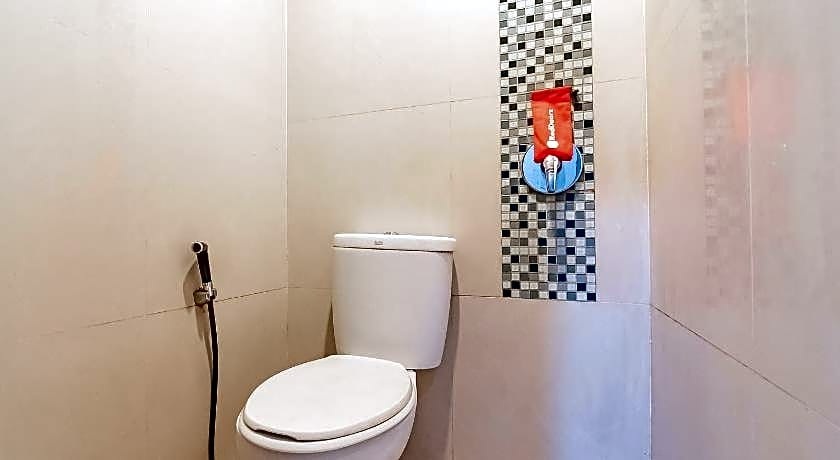 RedDoorz near Stadion Sanaman Mantikei