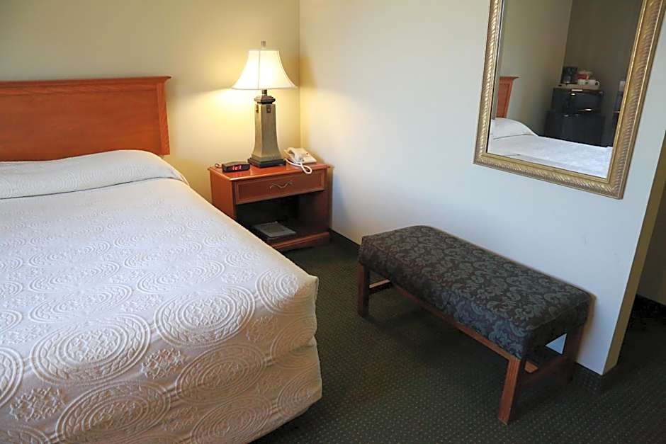 Photo 1 of 5 of Standard 1 Queen Bed