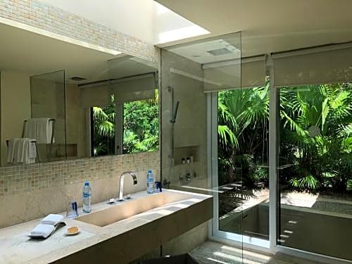 Movich Club at Blue Diamond Luxury Boutique Hotel