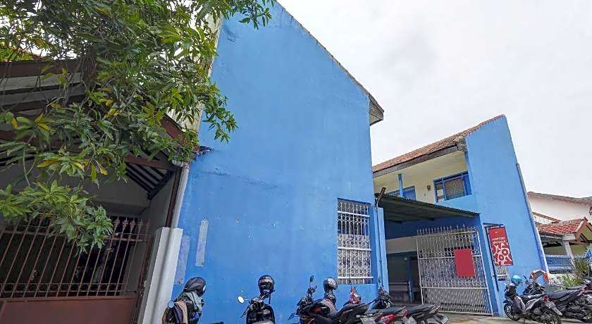 OYO Life 90523 Homestay Jenggolo