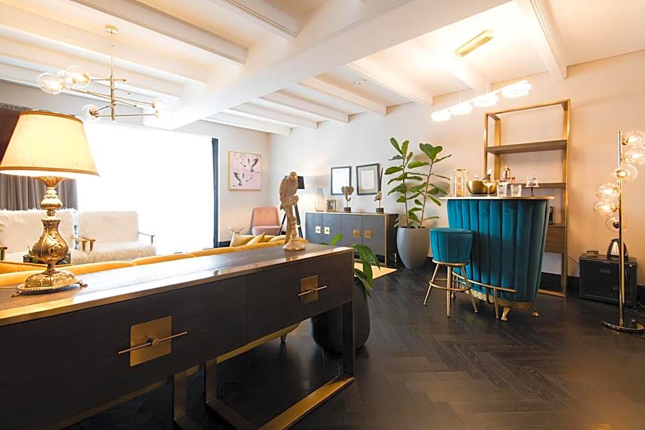  Skylark, Aluma Hotel & Resort