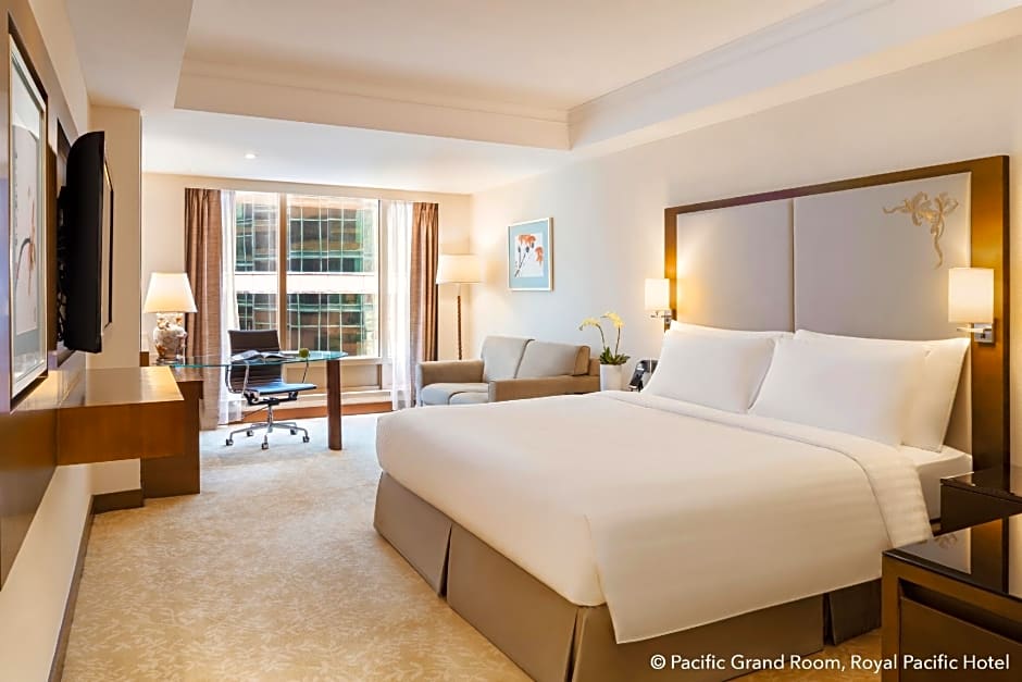 The Royal Pacific Hotel And Towers