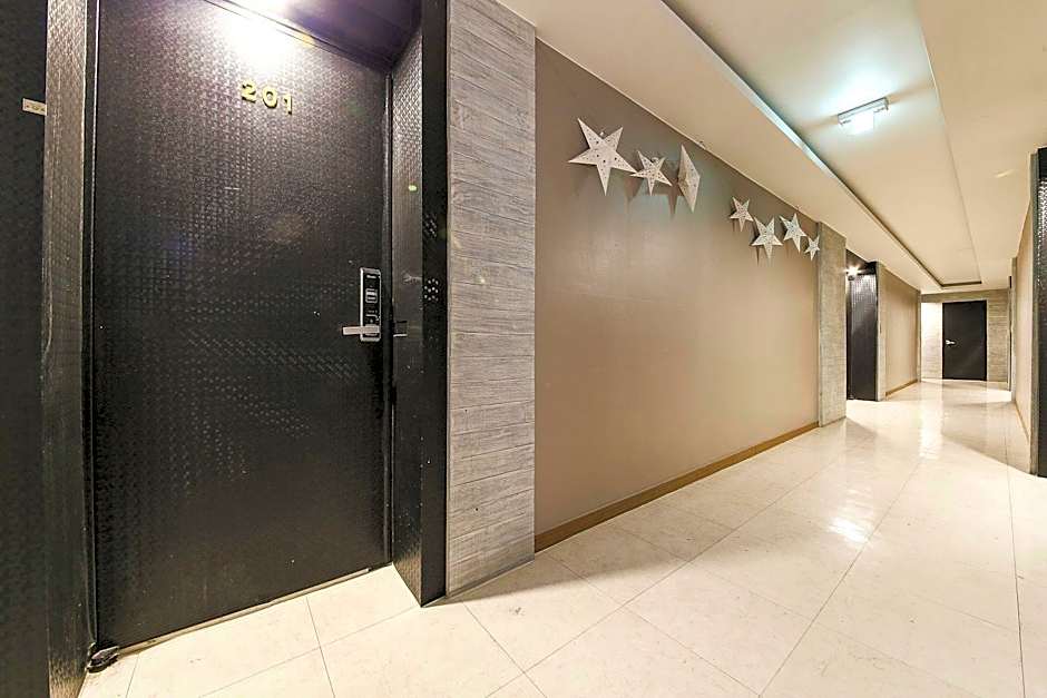 Hotel M story