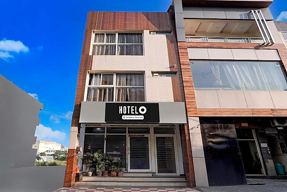 Super Hotel O Zirakpur City Court Complex Formerly The Platinum