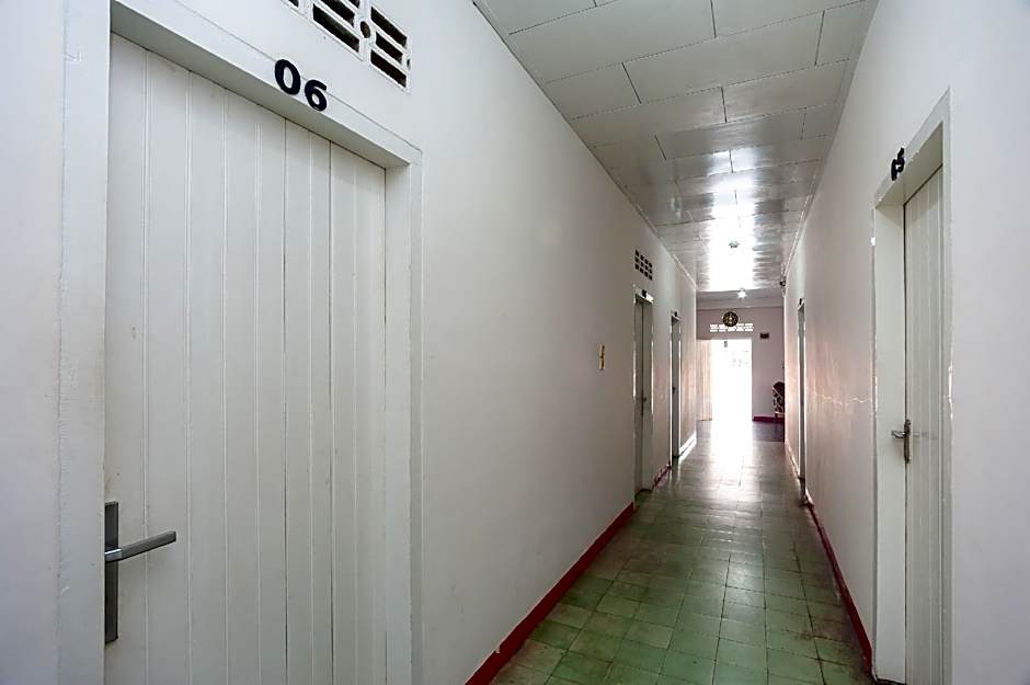 RedDoorz Syariah near Tugu Juang Jambi 3