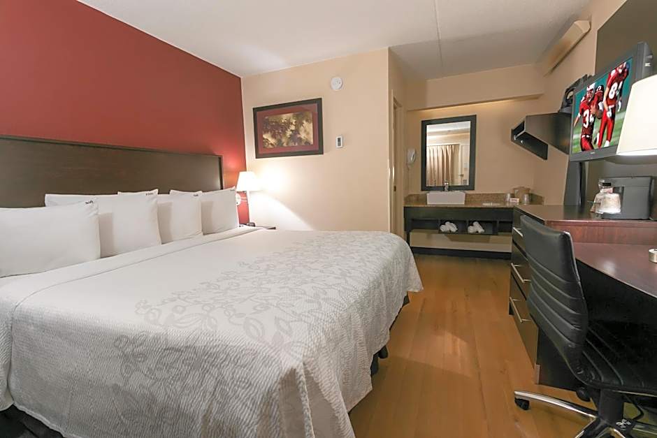 Red Roof PLUS+ University at Buffalo - Amherst