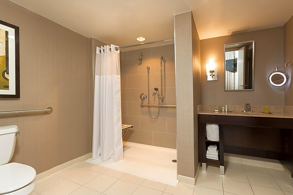 DoubleTree Suites by Hilton Nashville Airport