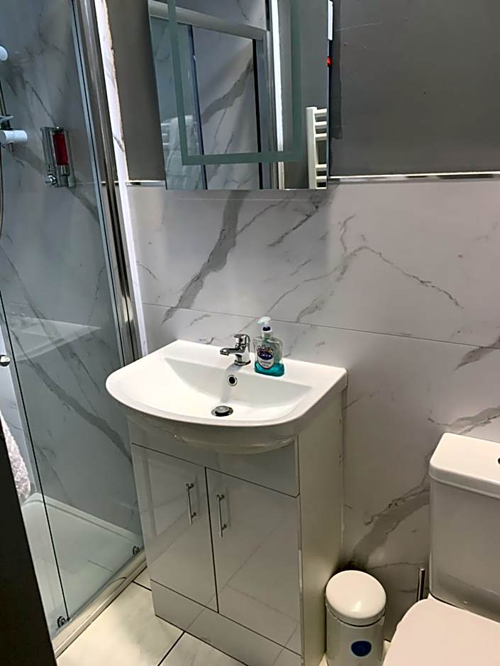 1 Bed Old Town City Studio near Theatre Suit Work or Leisure