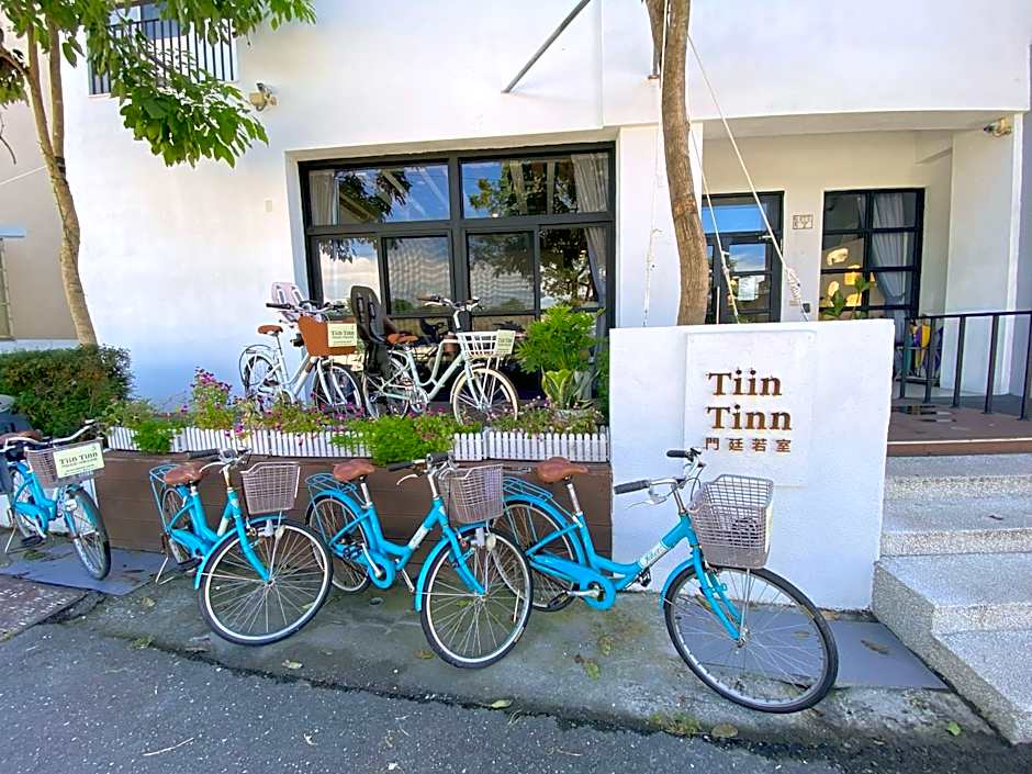 Tiin Tinn - Rivershore B&B