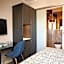 Ascot Hotel