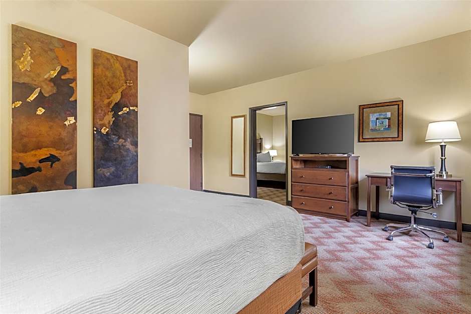 Best Western Plus Cimarron Hotel & Suites