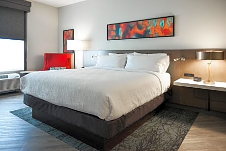 1 King Bed