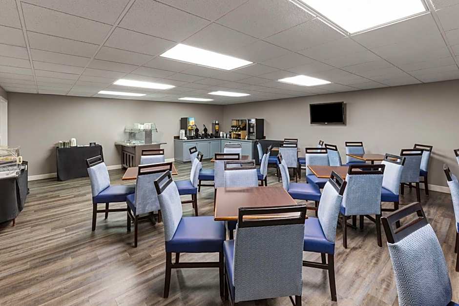 Angel Inn Near IMAX, a Travelodge by Wyndham