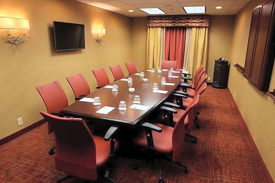 Hampton Inn & Suites Charlottesville at the University