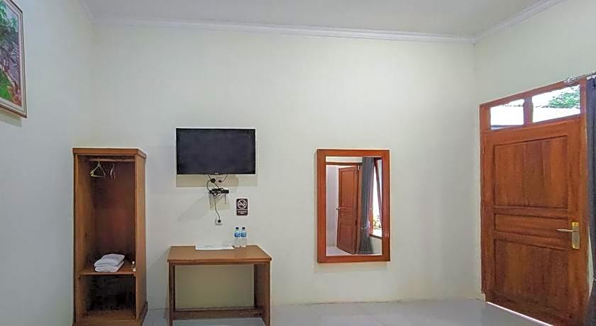 RedDoorz @ Tanakatto Homestay Waikabubak