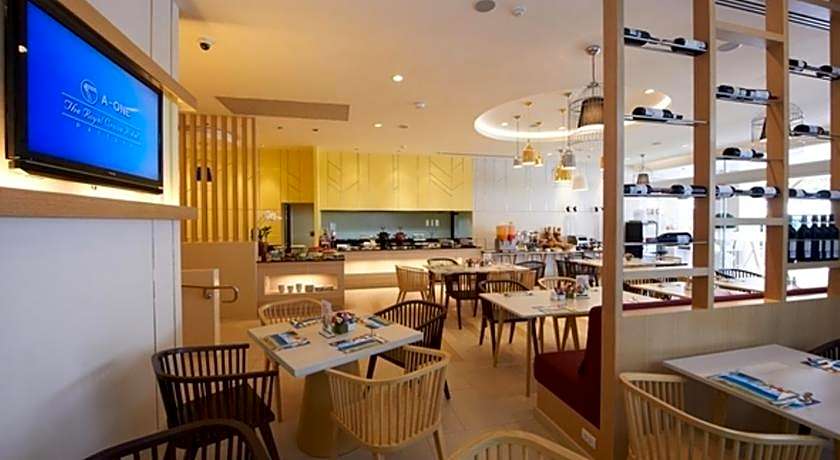 Pattaya Sea View Hotel