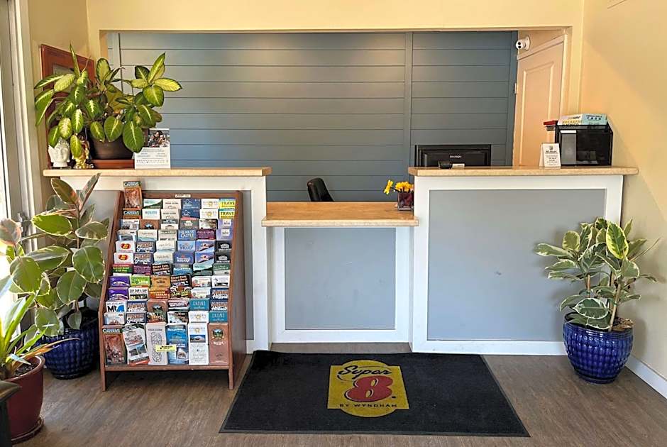 Super 8 by Wyndham Red Bluff