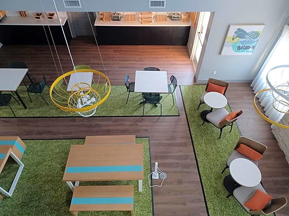 Spark by Hilton Redlands