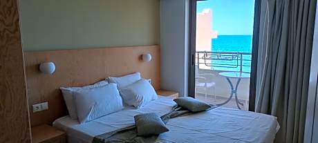 Two-Bedroom Apartment with Balcony and Sea View