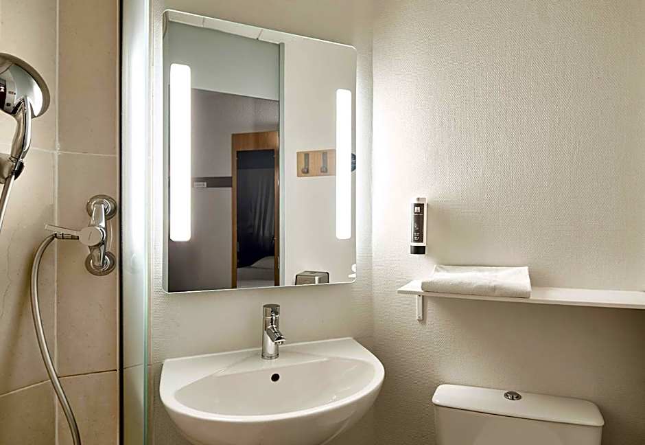 B&B HOTEL Maurepas
