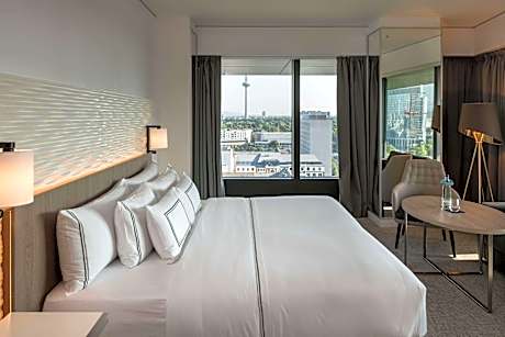The Level Junior Suite with Executive Lounge Access