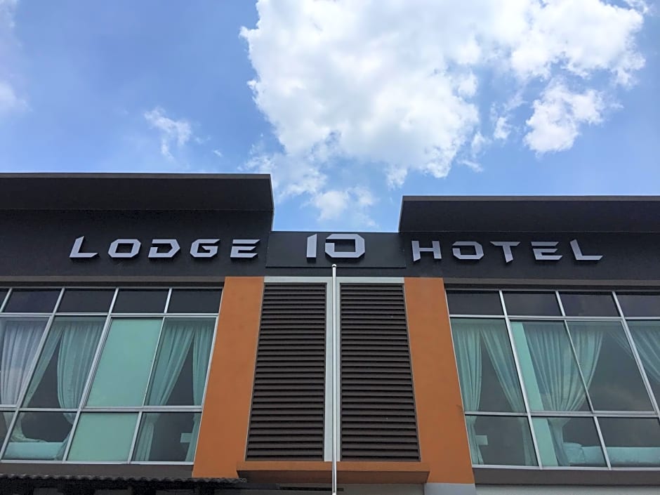 Lodge 10 Hotel