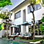 Room & Vespa Suite 1