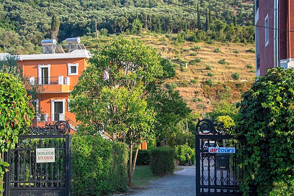 Donatos Apartments & Studios