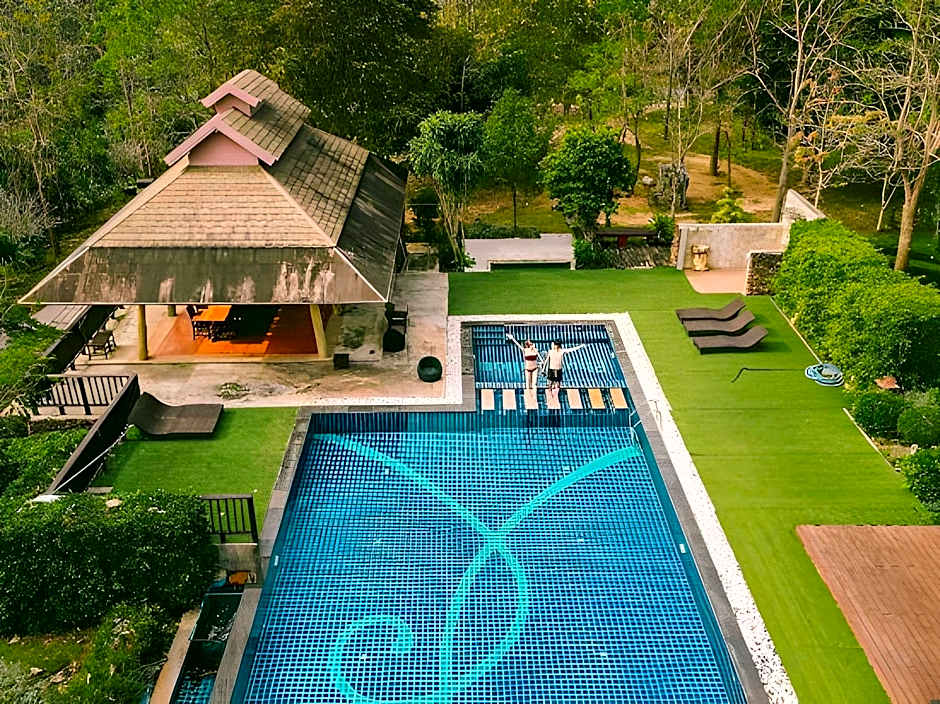 Phukumhom Resort