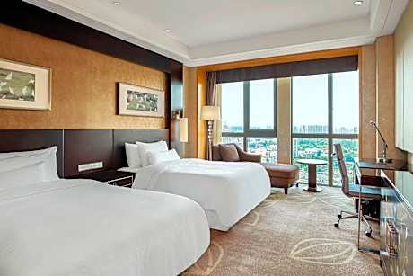 Larger Guest room, 2 Twin/Single Bed(s), City view