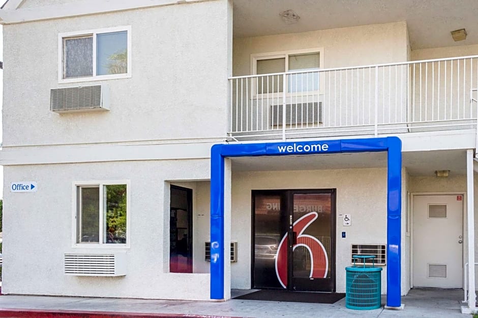 Motel 6-Bakersfield, CA - East
