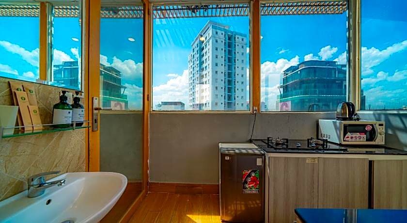 Cactusland Near Saigon Train Station