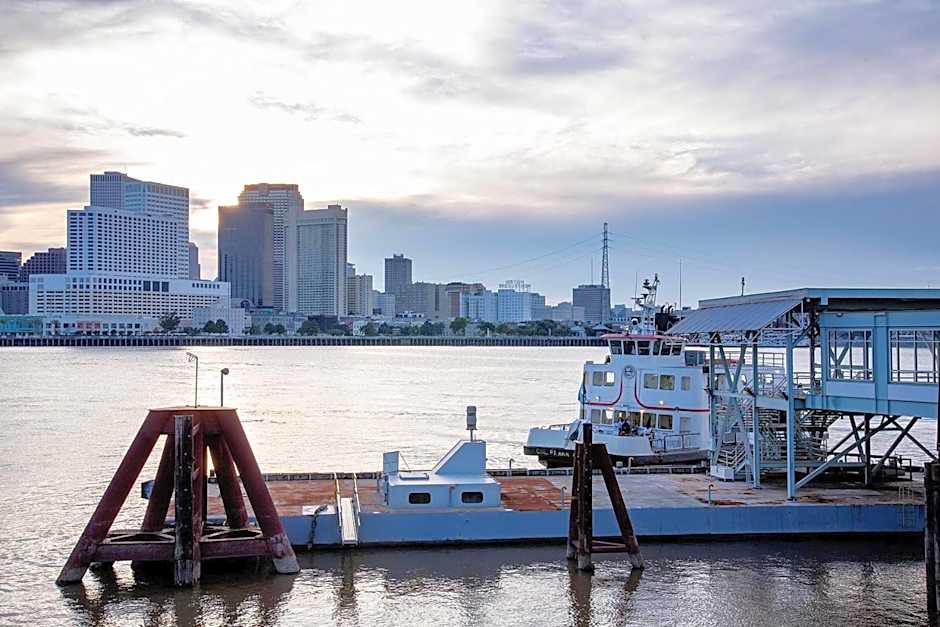 Federal City Inn & Suites