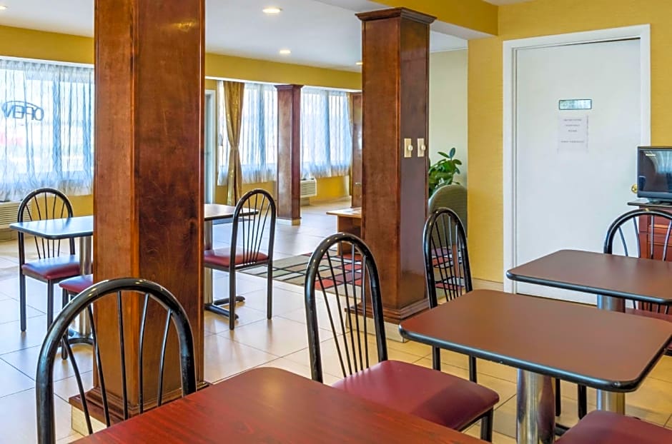 Econo Lodge Pittsfield