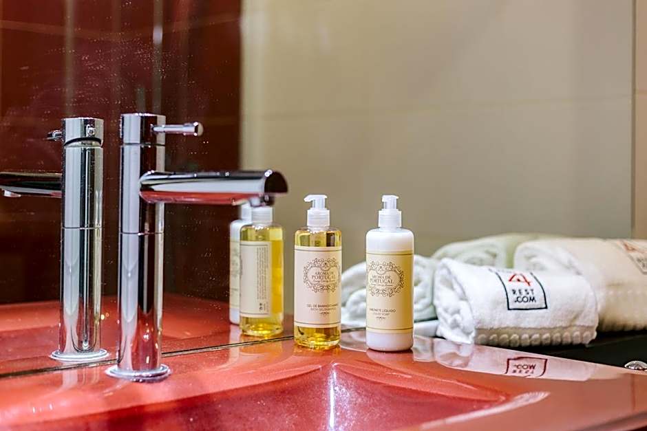 Rent4Rest Estoril Beachfront Apartments