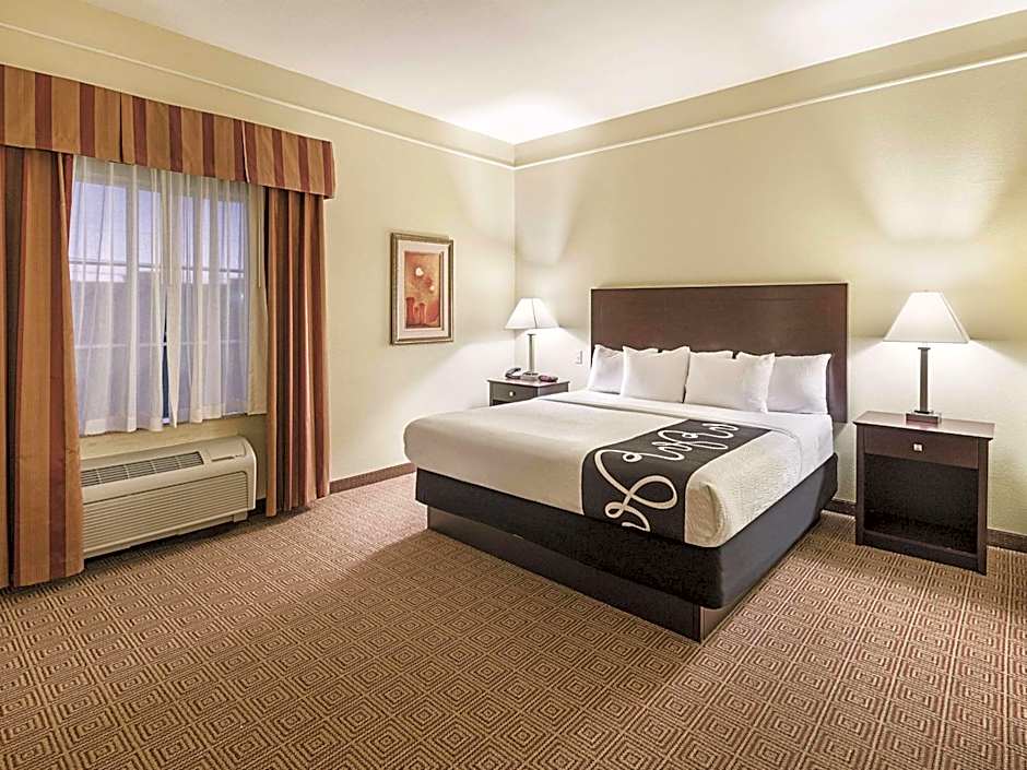La Quinta Inn & Suites by Wyndham Waxahachie