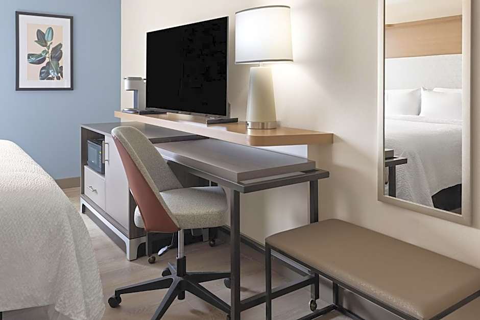 Holiday Inn & Suites Richmond West End by IHG