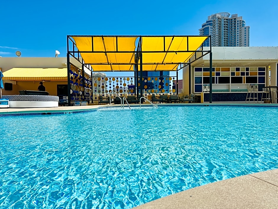 The STRAT Hotel, Casino & Tower