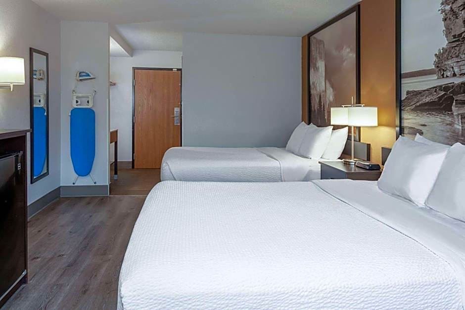 Super 8 by Wyndham Wausau