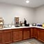 Days Inn & Suites by Wyndham Kaukauna WI