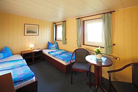 Twin Room with Private Bathroom