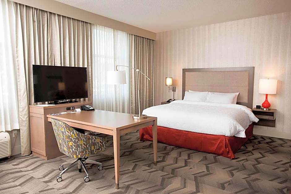 Hampton Inn By Hilton & Suites Thunder Bay, Ontario, Canada