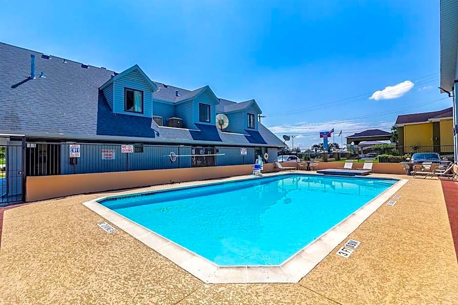 Motel 6-Alvin, TX