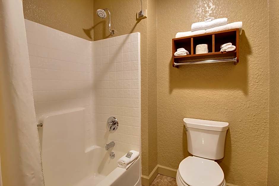 Best Western Harbour Pointe Lakefront