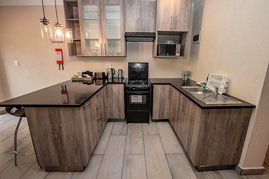 Bushbaby Valley Lodge