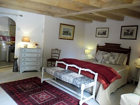 Deluxe Double Room with Bath