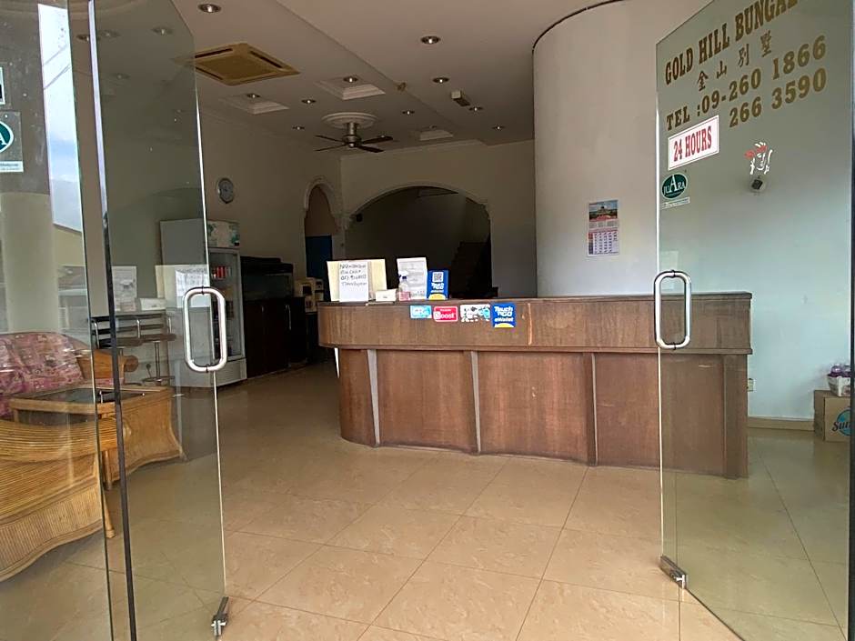 OYO 90896 Gold Hill Hotel